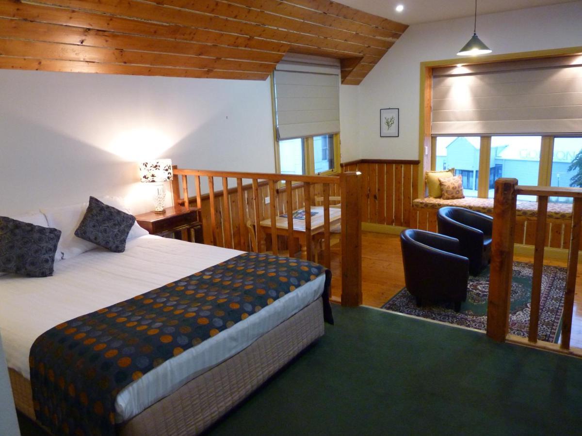 Bushman'S At Strahan Aparthotel Buitenkant foto