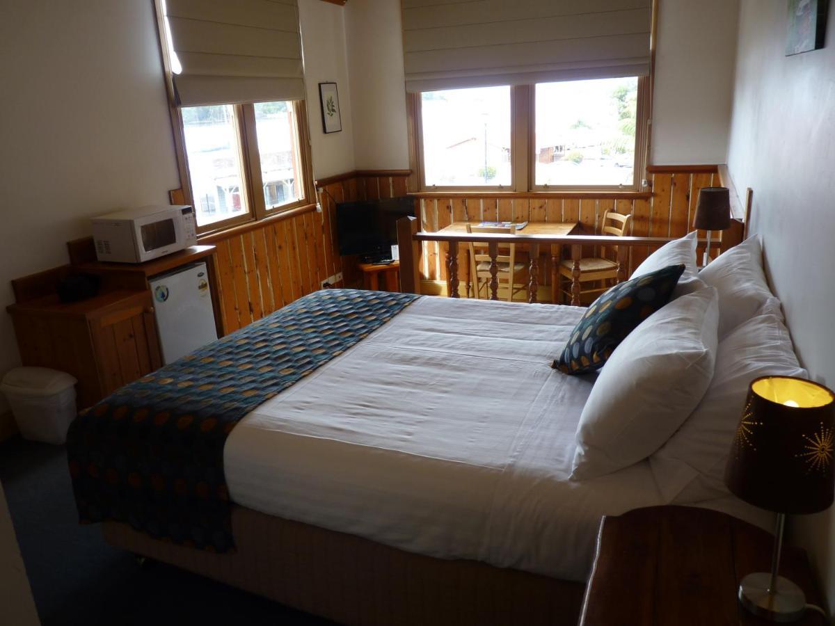 Bushman'S At Strahan Aparthotel Buitenkant foto